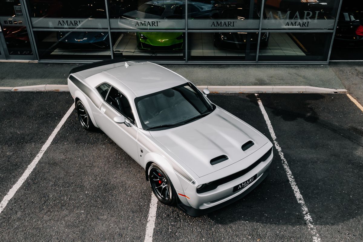 Dodge Challenger Jailbreak