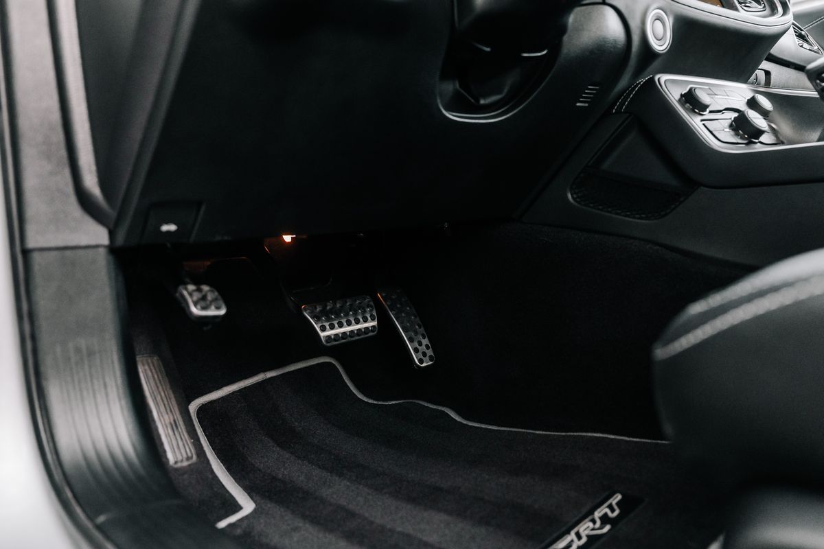 Dodge Challenger Jailbreak