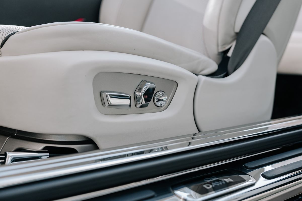 Rolls Royce Dawn V12 Black Badge