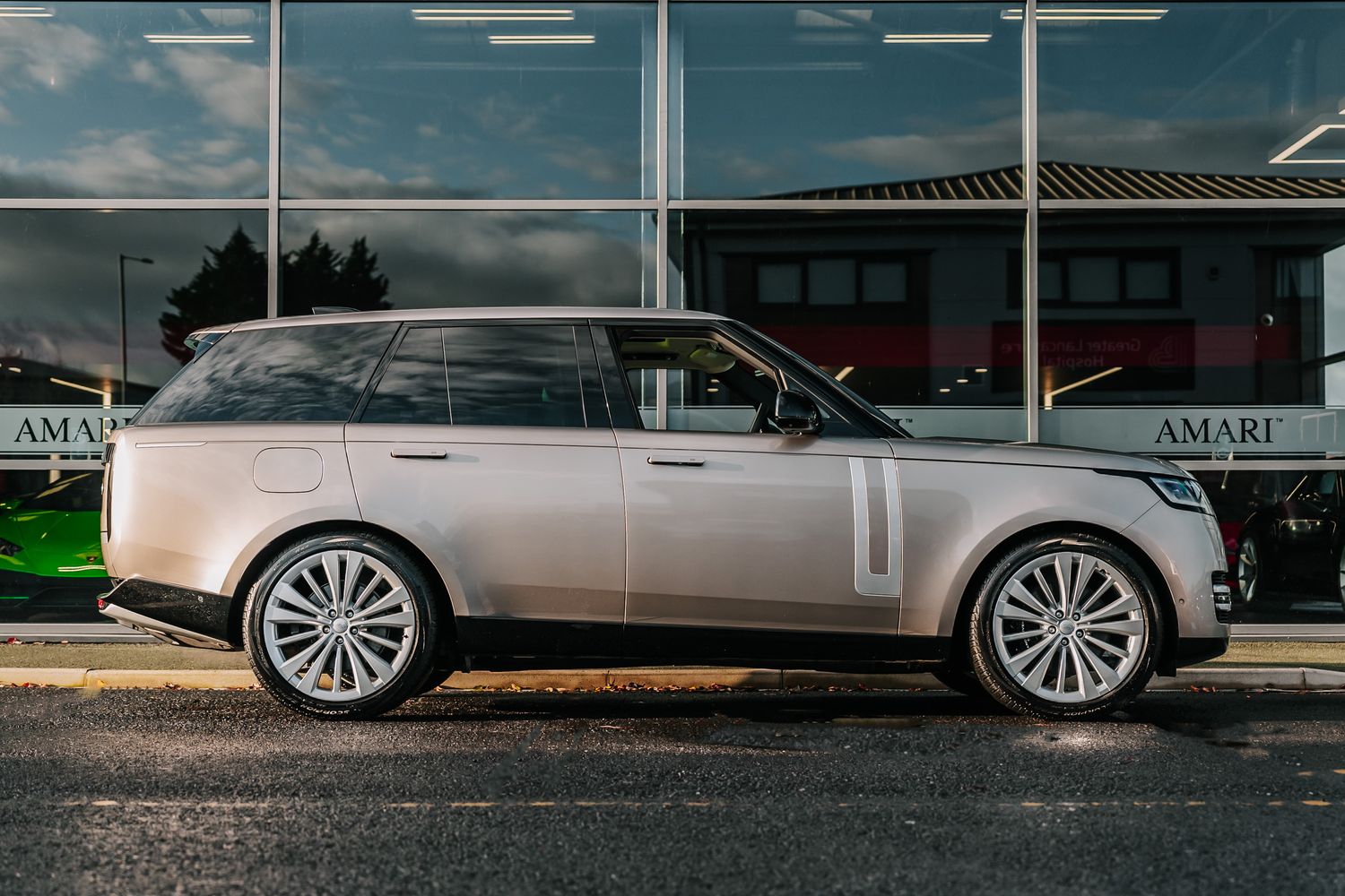 Land Rover Range Rover First Edition P530 Auto