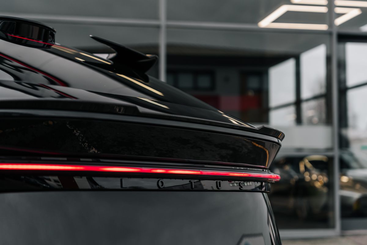 Lotus Eletre