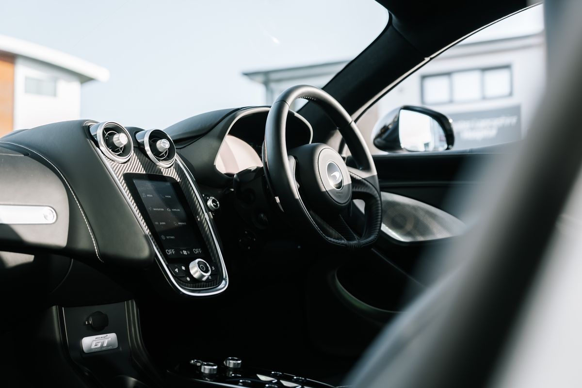 McLaren GT V8