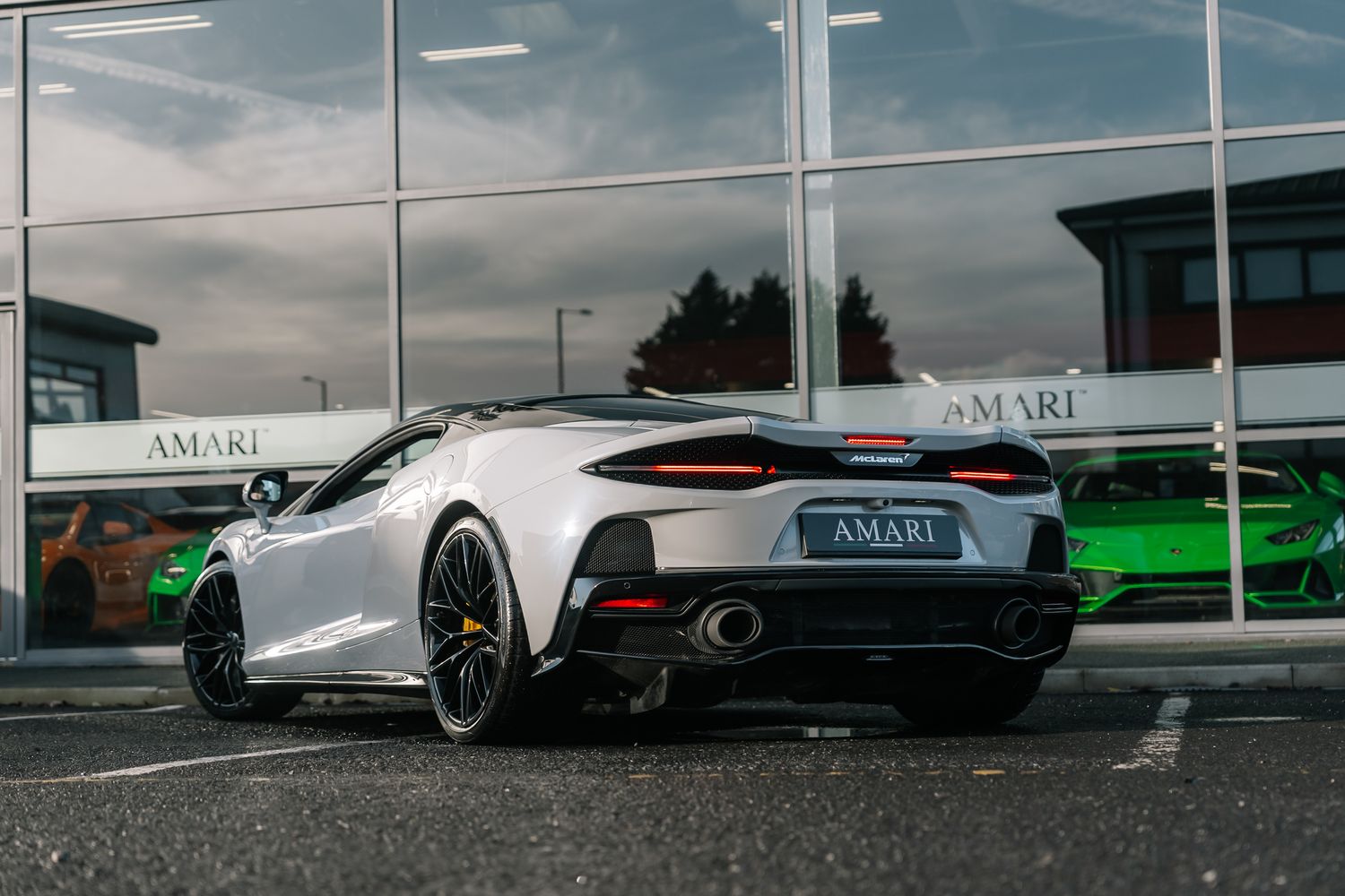 McLaren GT V8