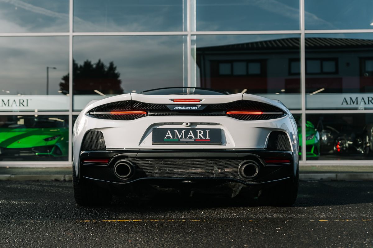 McLaren GT V8