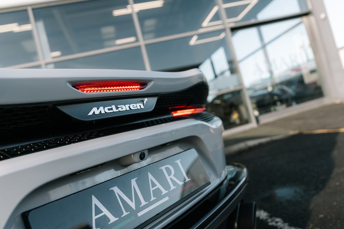 McLaren GT V8