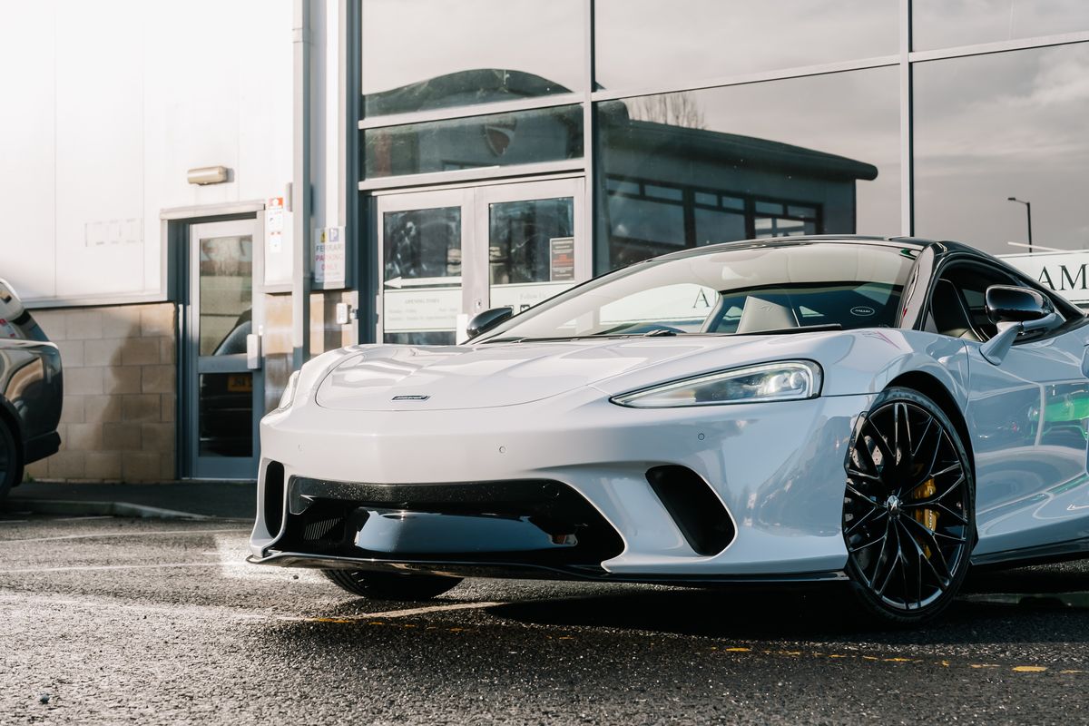 McLaren GT V8