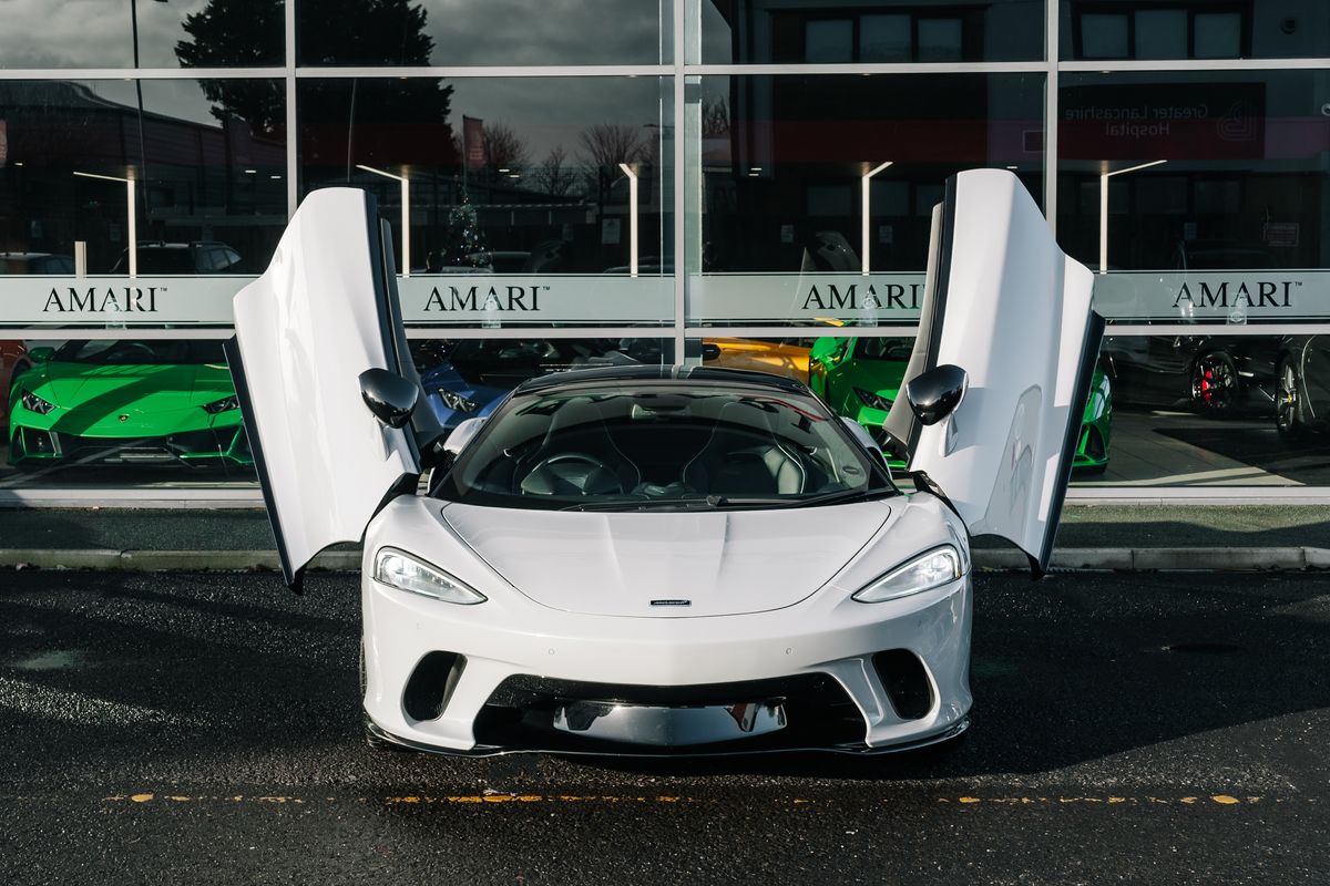 McLaren GT V8