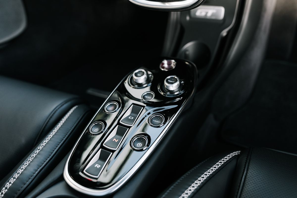 McLaren GT V8