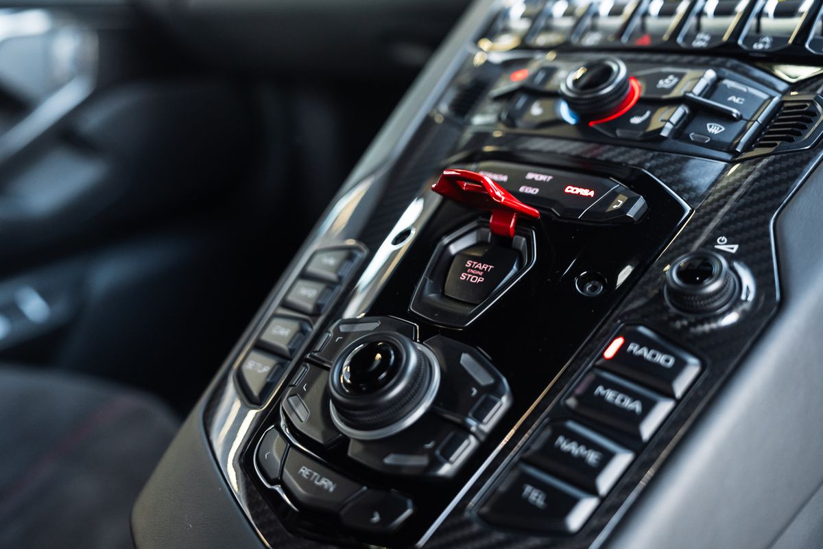 Lamborghini Aventador S LP740-4