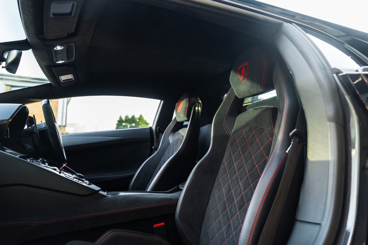 Lamborghini Aventador S LP740-4