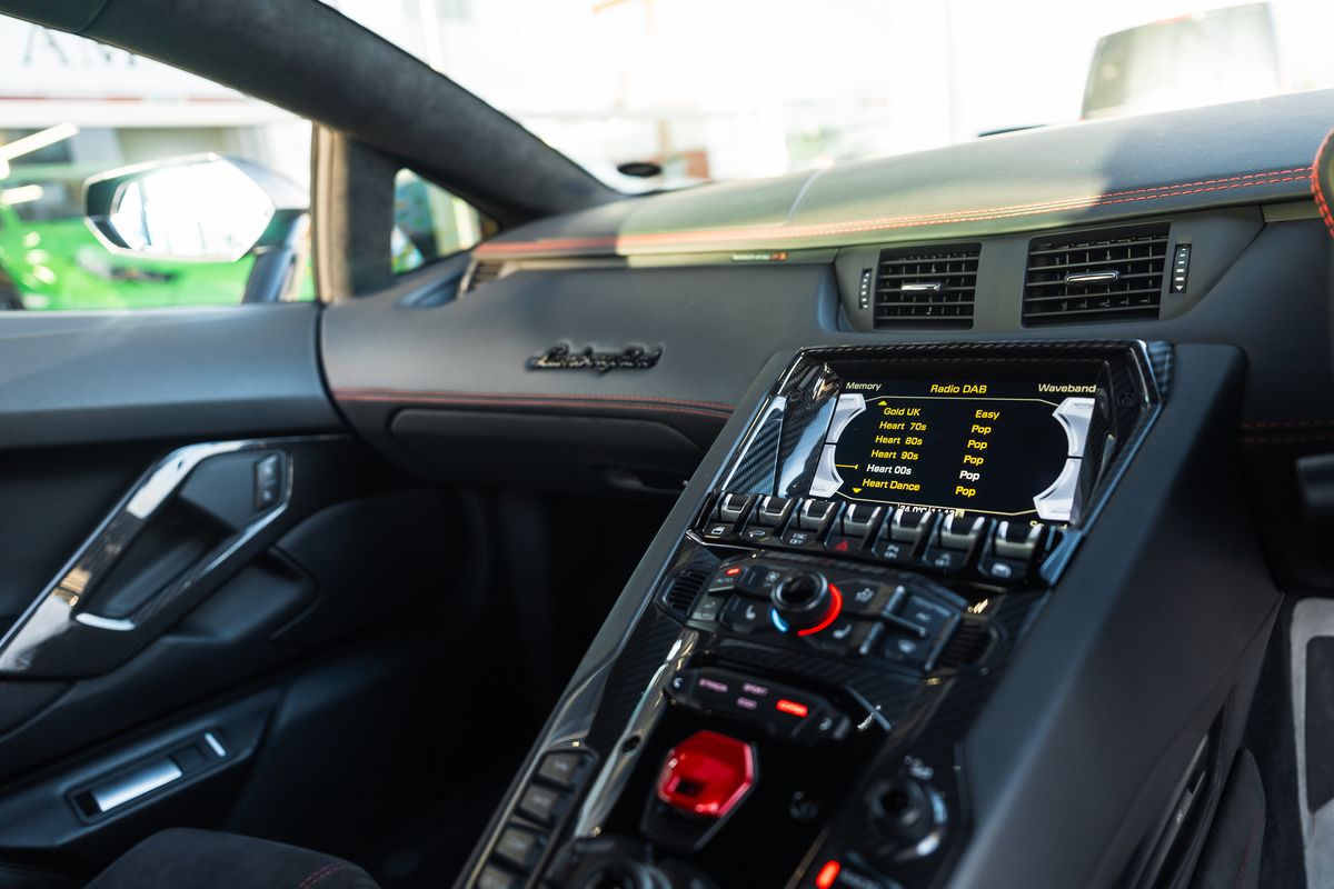 Lamborghini Aventador S LP740-4