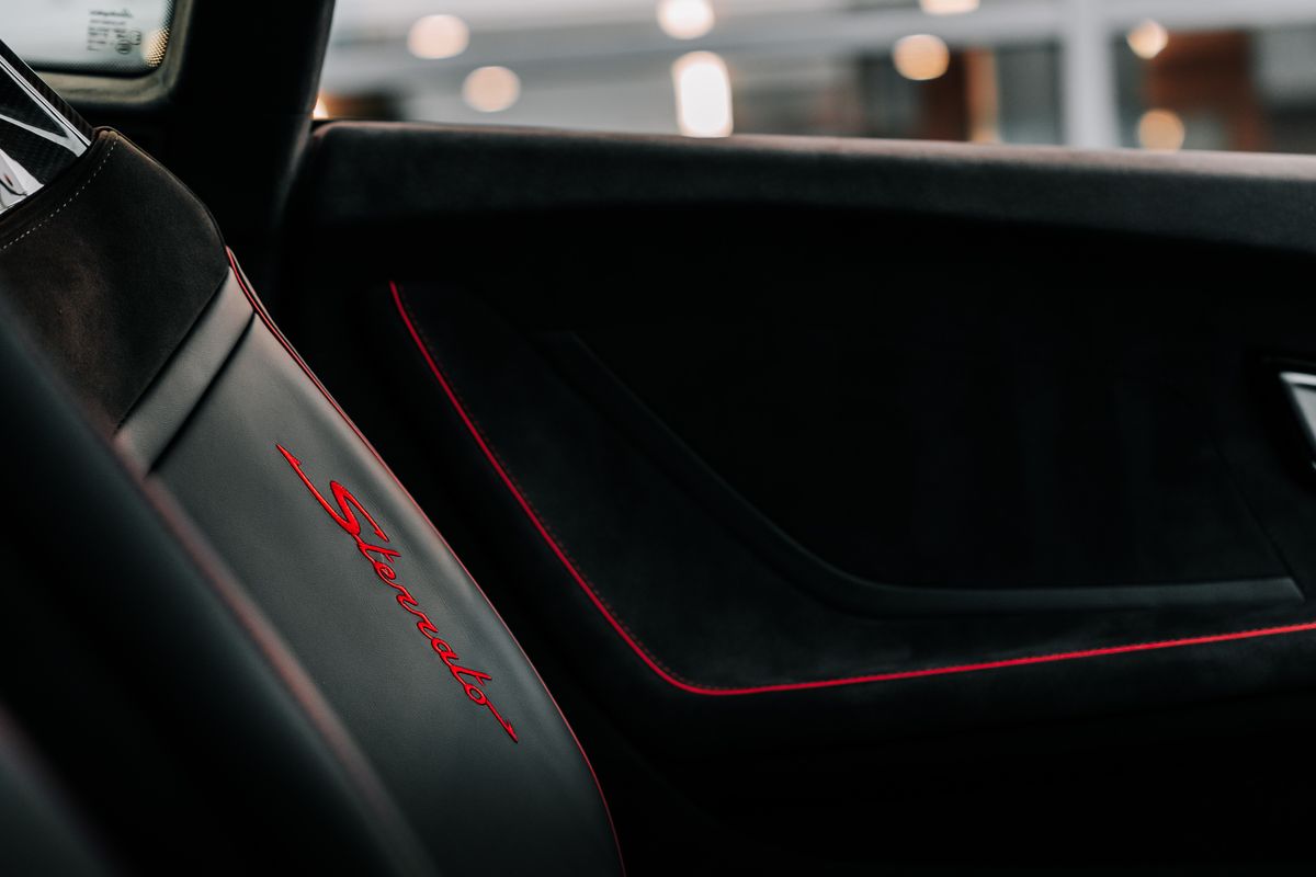 LAMBORGHINI HURACAN STERRATO