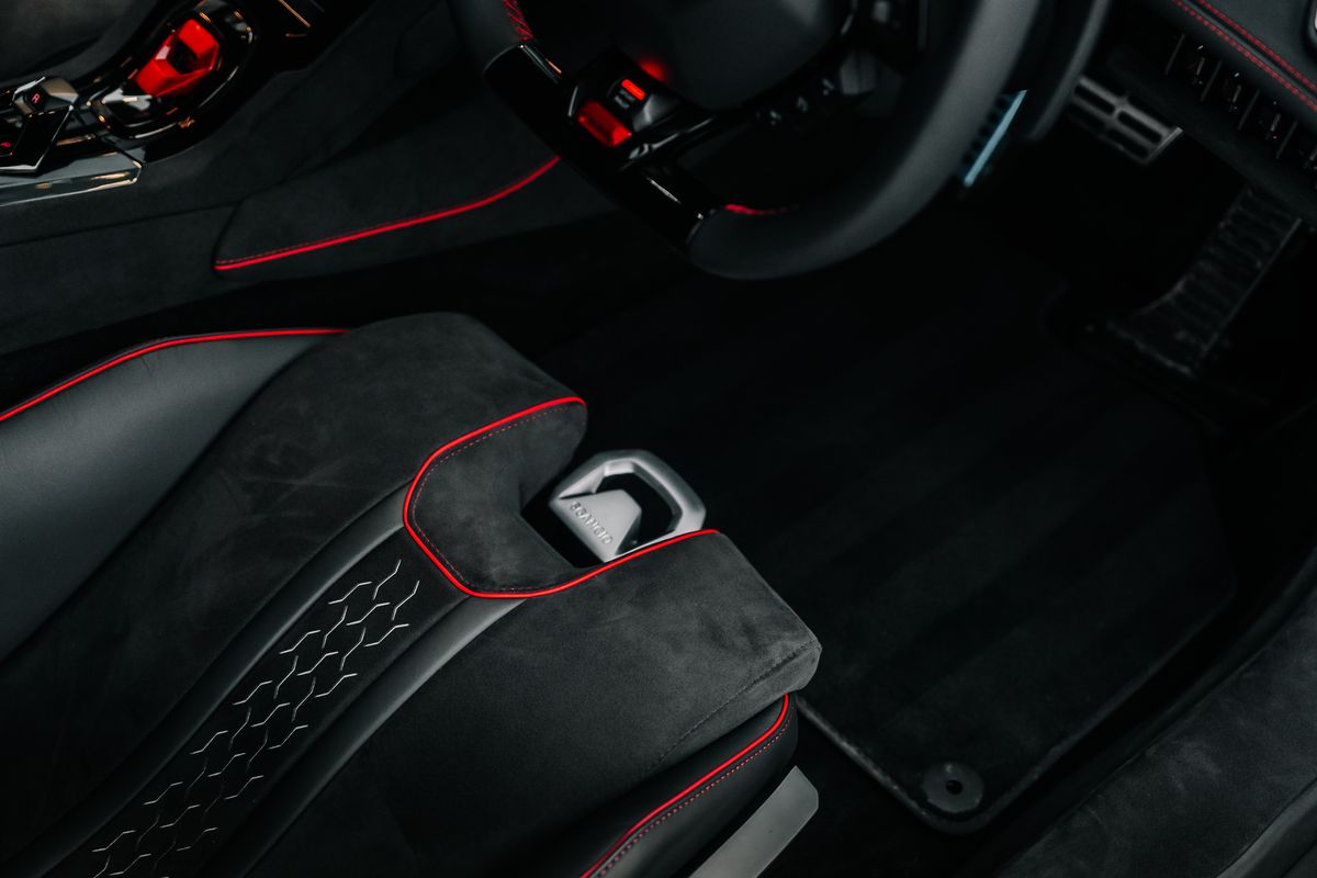 LAMBORGHINI HURACAN STERRATO