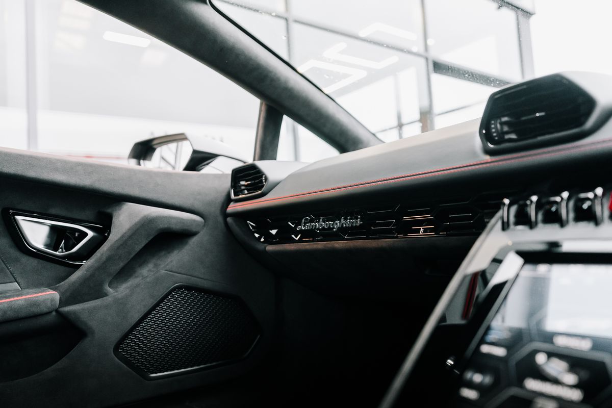 LAMBORGHINI HURACAN STERRATO