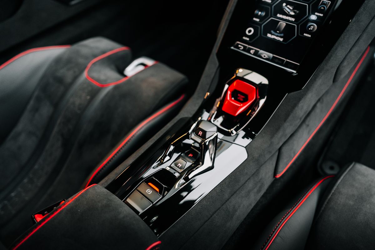 LAMBORGHINI HURACAN STERRATO