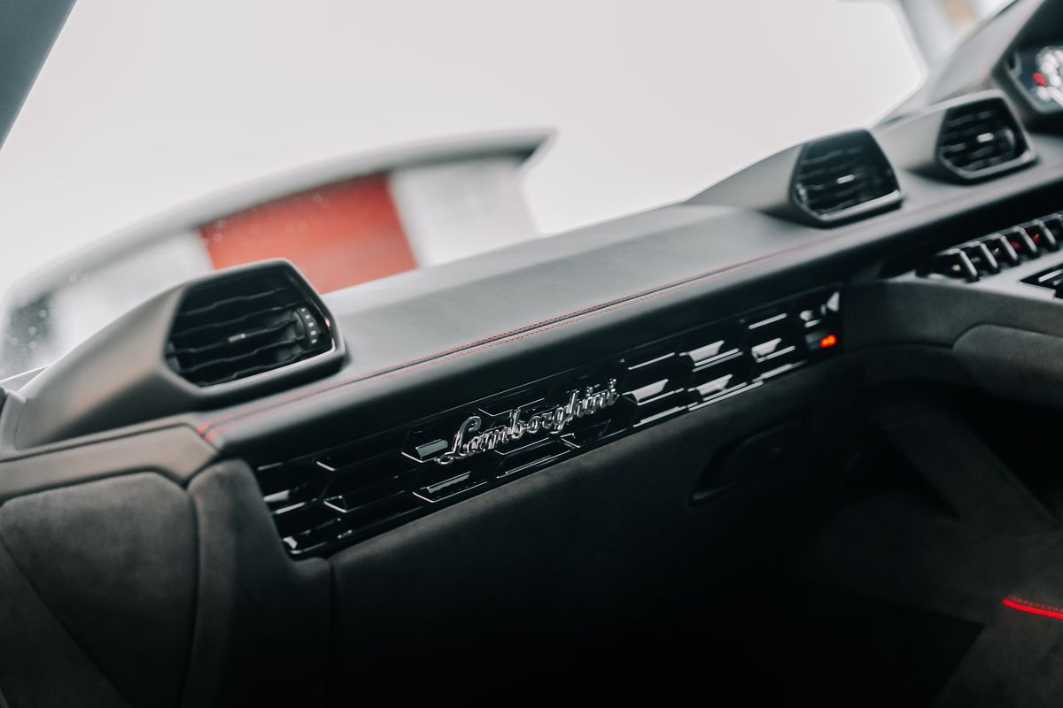 LAMBORGHINI HURACAN STERRATO