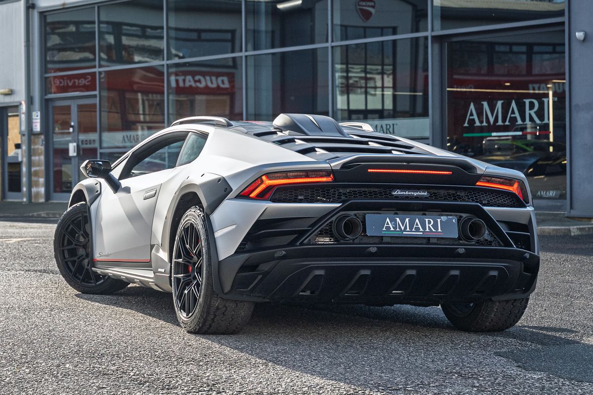 LAMBORGHINI HURACAN STERRATO