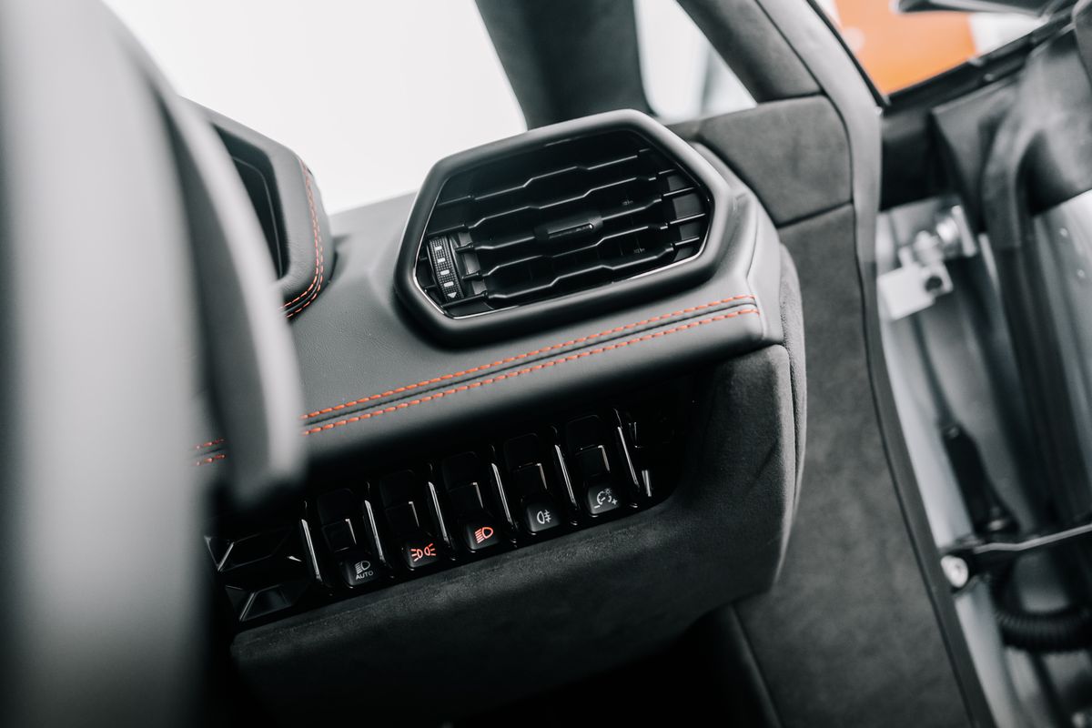 LAMBORGHINI HURACAN STERRATO