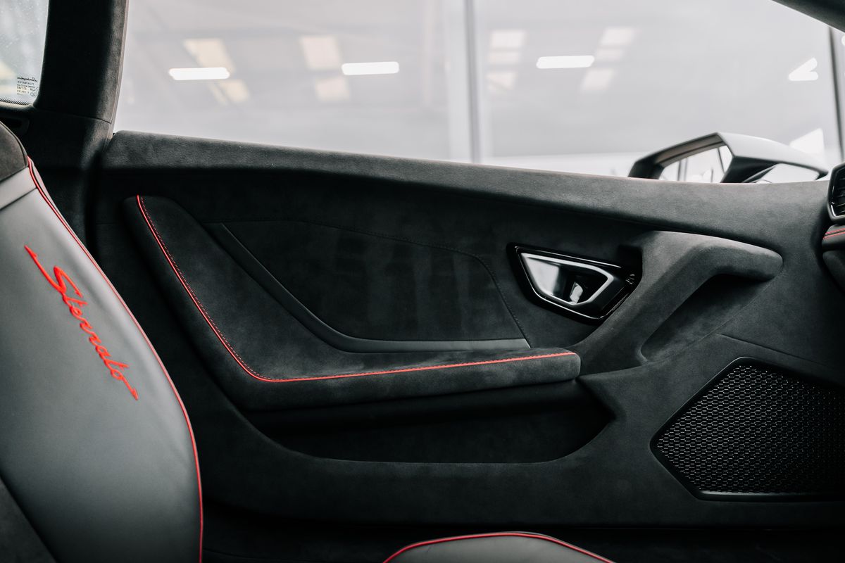 LAMBORGHINI HURACAN STERRATO