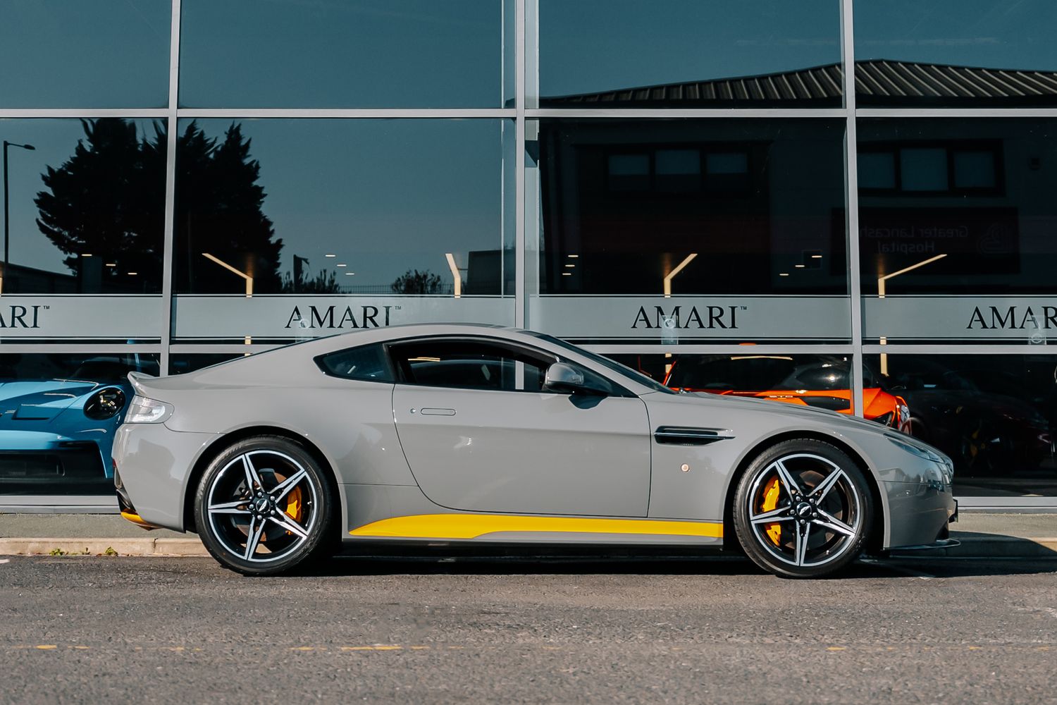 Aston Martin Vantage S V8 Auto
