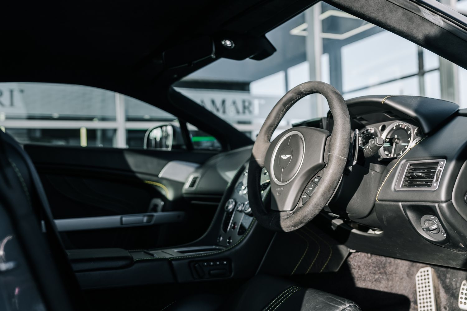 Aston Martin Vantage S V8 Auto