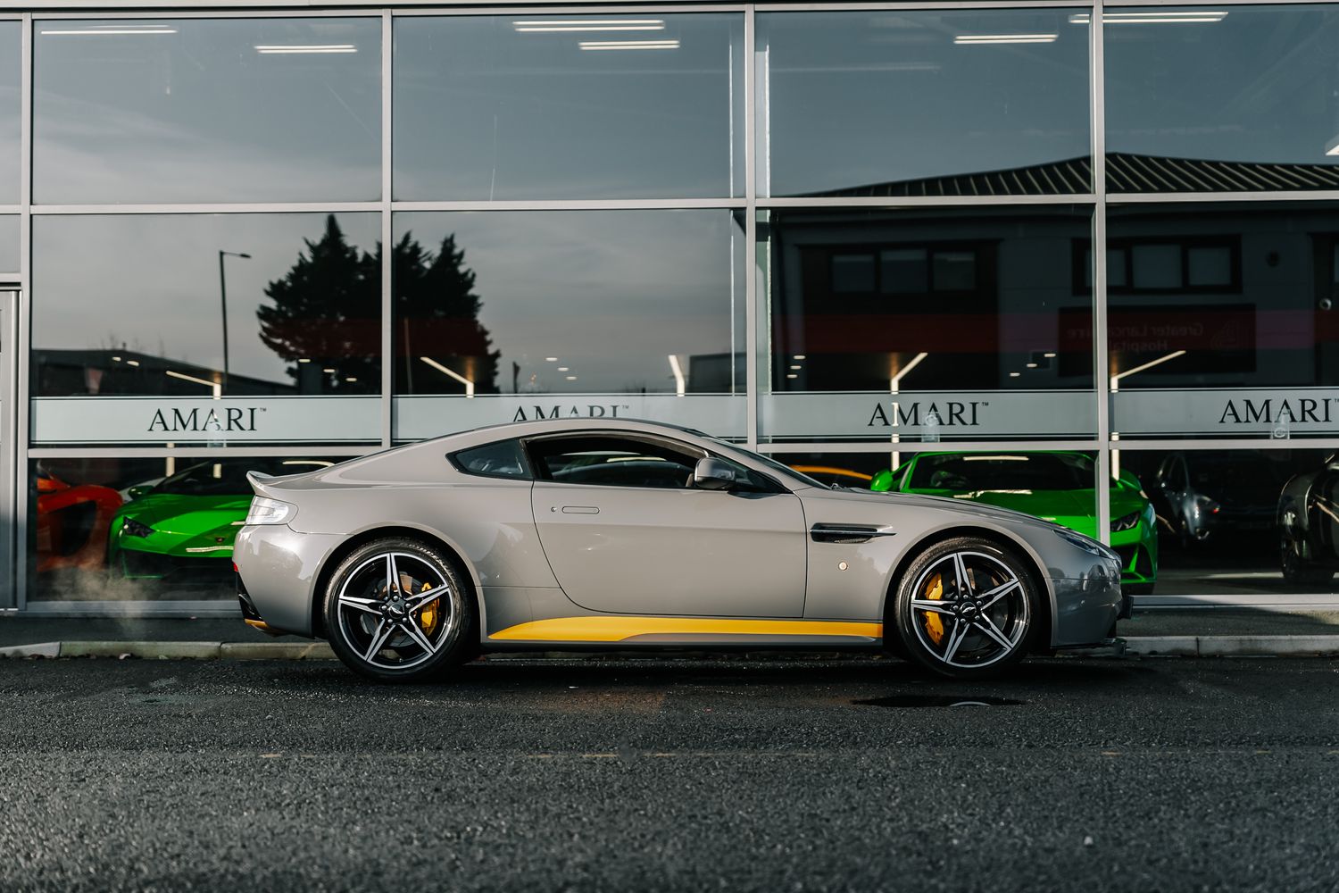 Aston Martin Vantage S V8 Auto