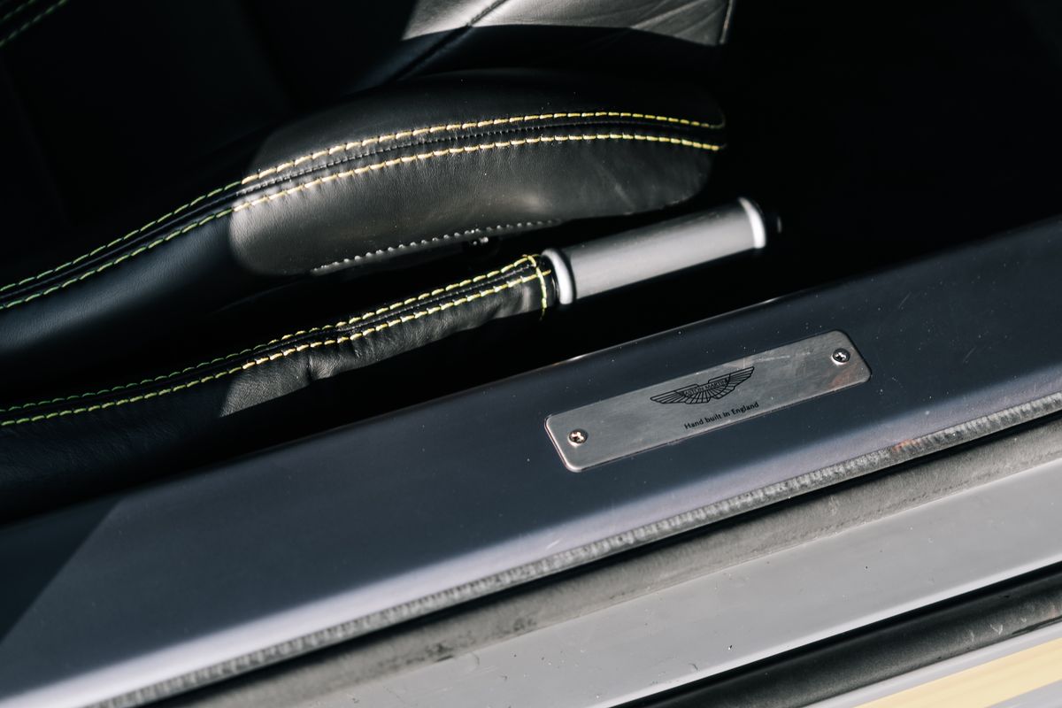 Aston Martin Vantage S V8 Auto
