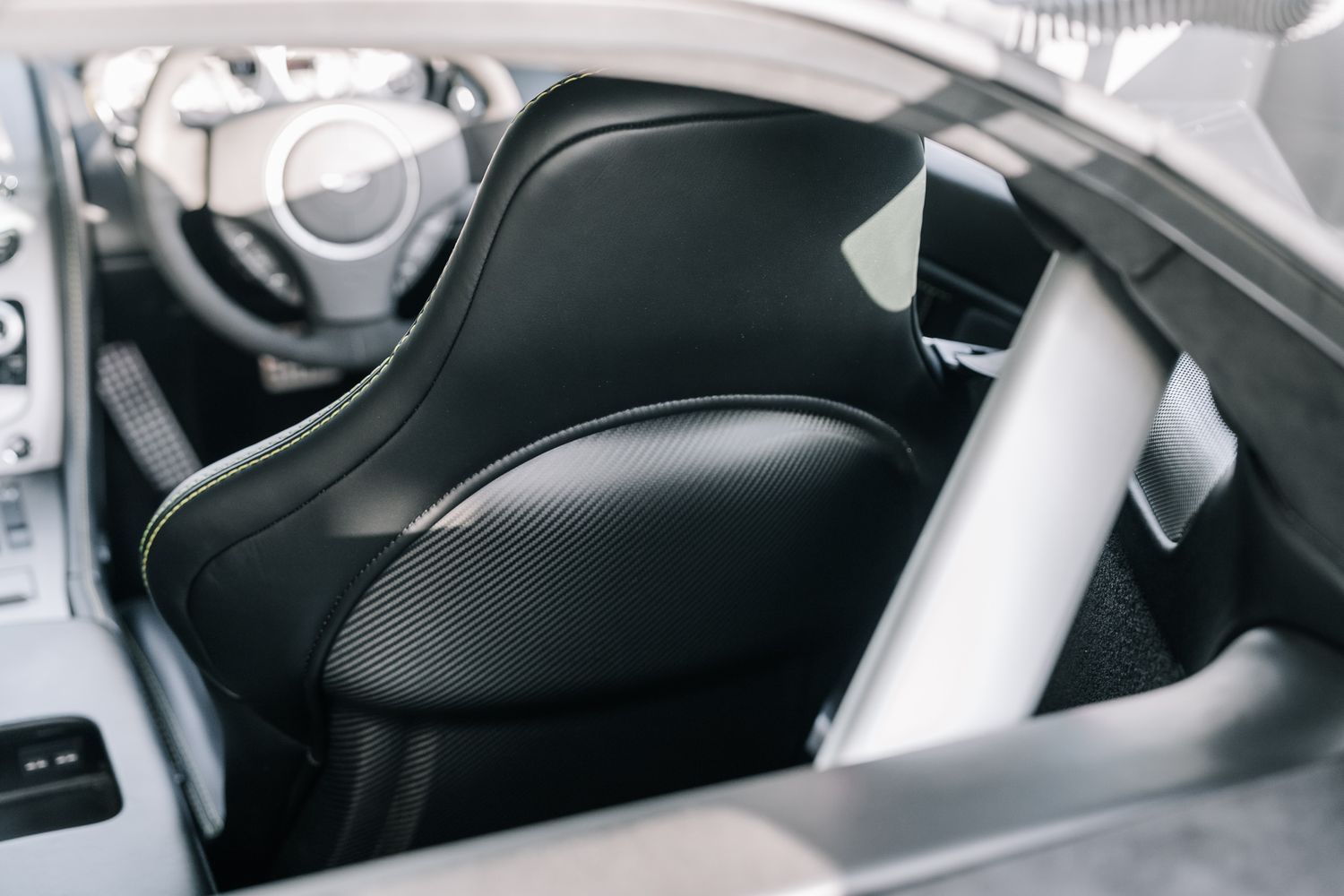 Aston Martin Vantage S V8 Auto