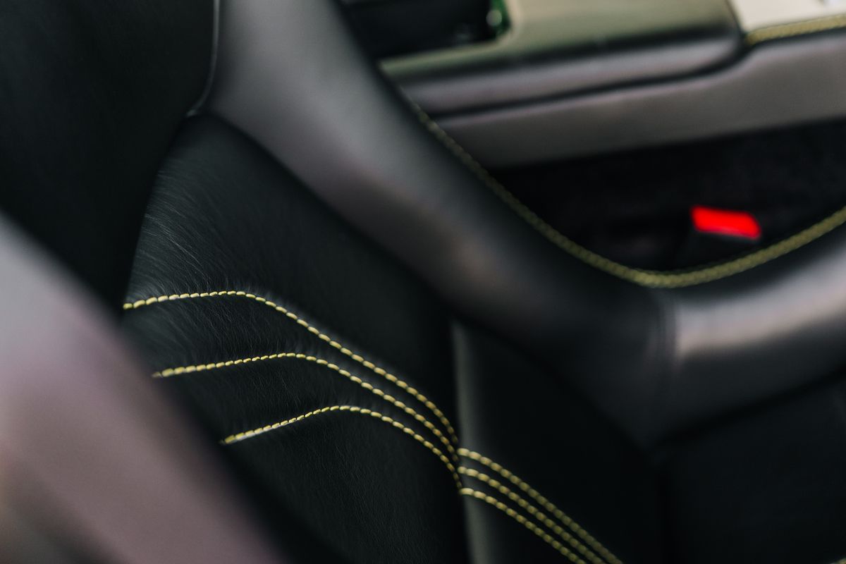 Aston Martin Vantage S V8 Auto