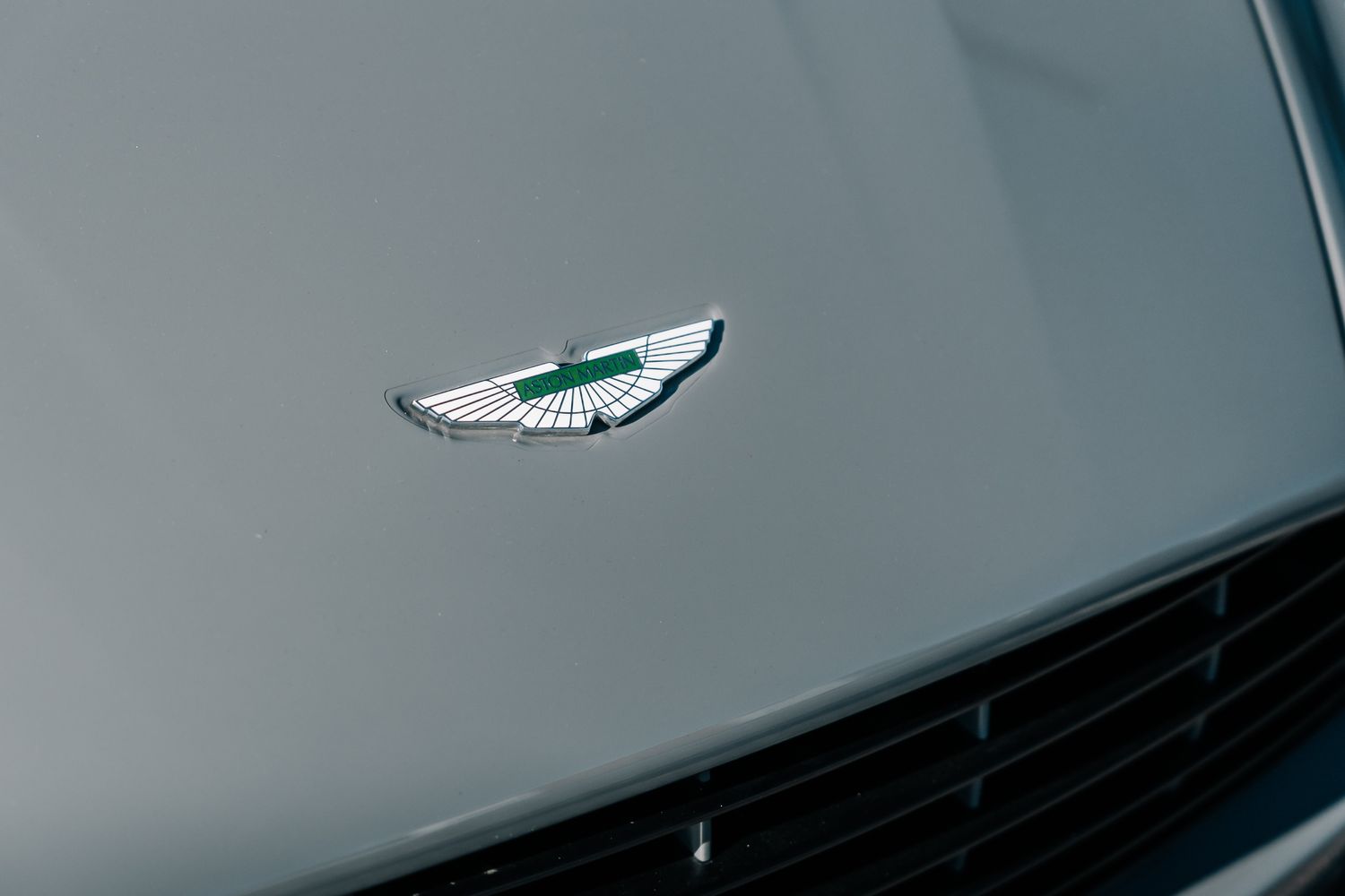 Aston Martin Vantage S V8 Auto