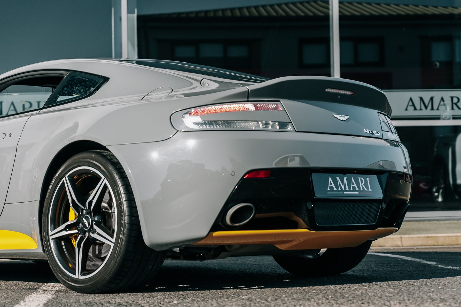 Aston Martin Vantage S V8 Auto
