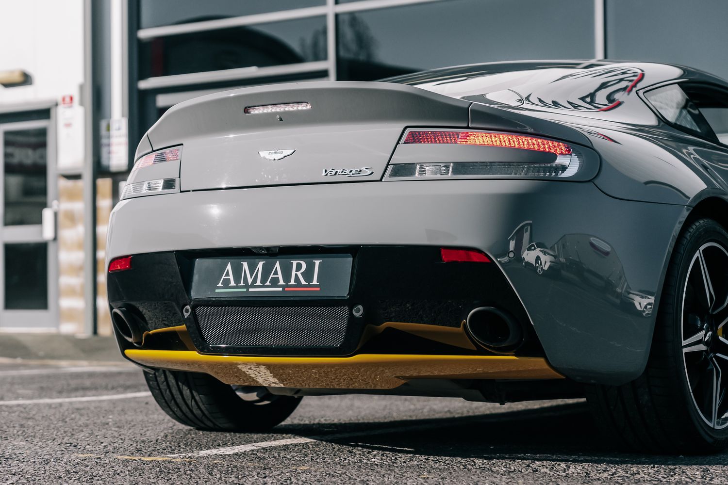 Aston Martin Vantage S V8 Auto