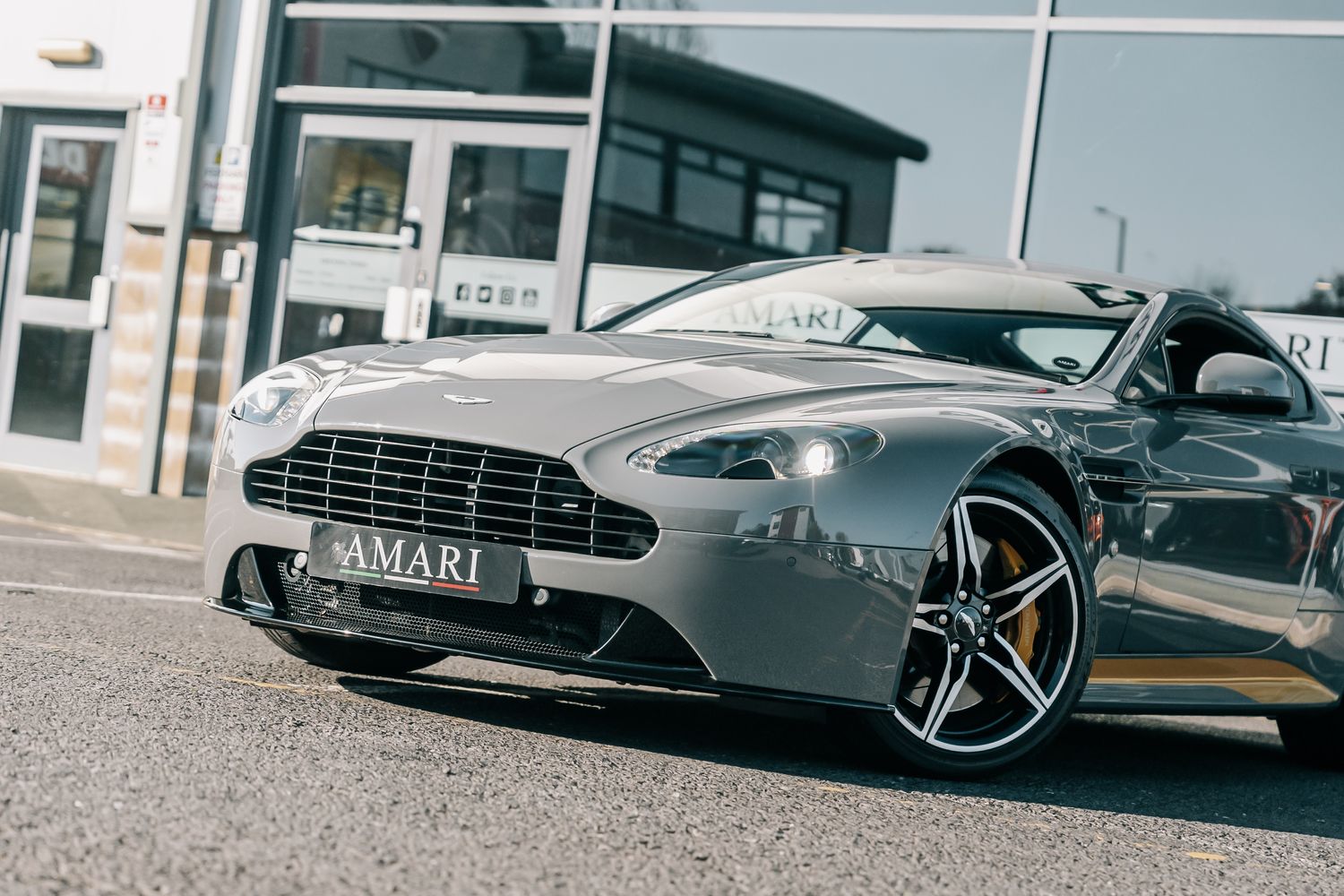 Aston Martin Vantage S V8 Auto