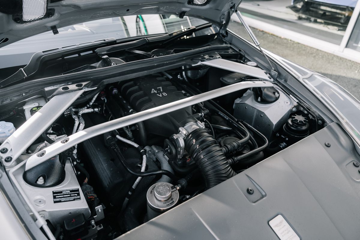 Aston Martin Vantage S V8 Auto
