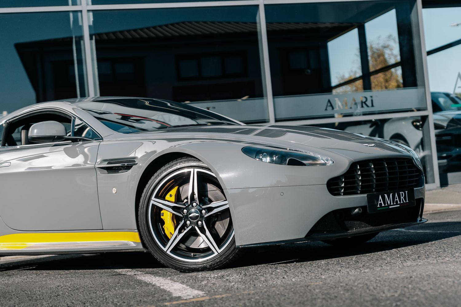 Aston Martin Vantage S V8 Auto