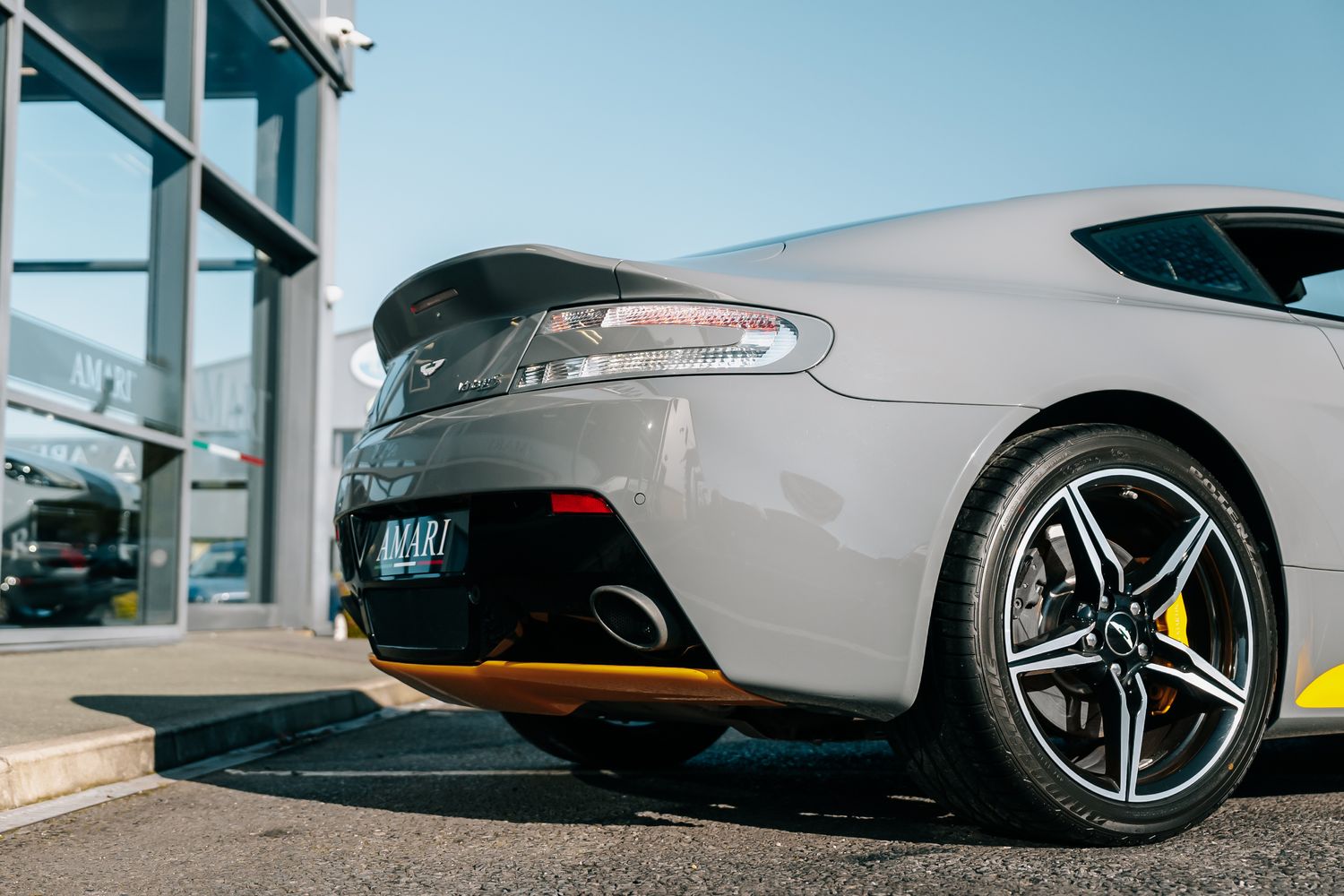Aston Martin Vantage S V8 Auto