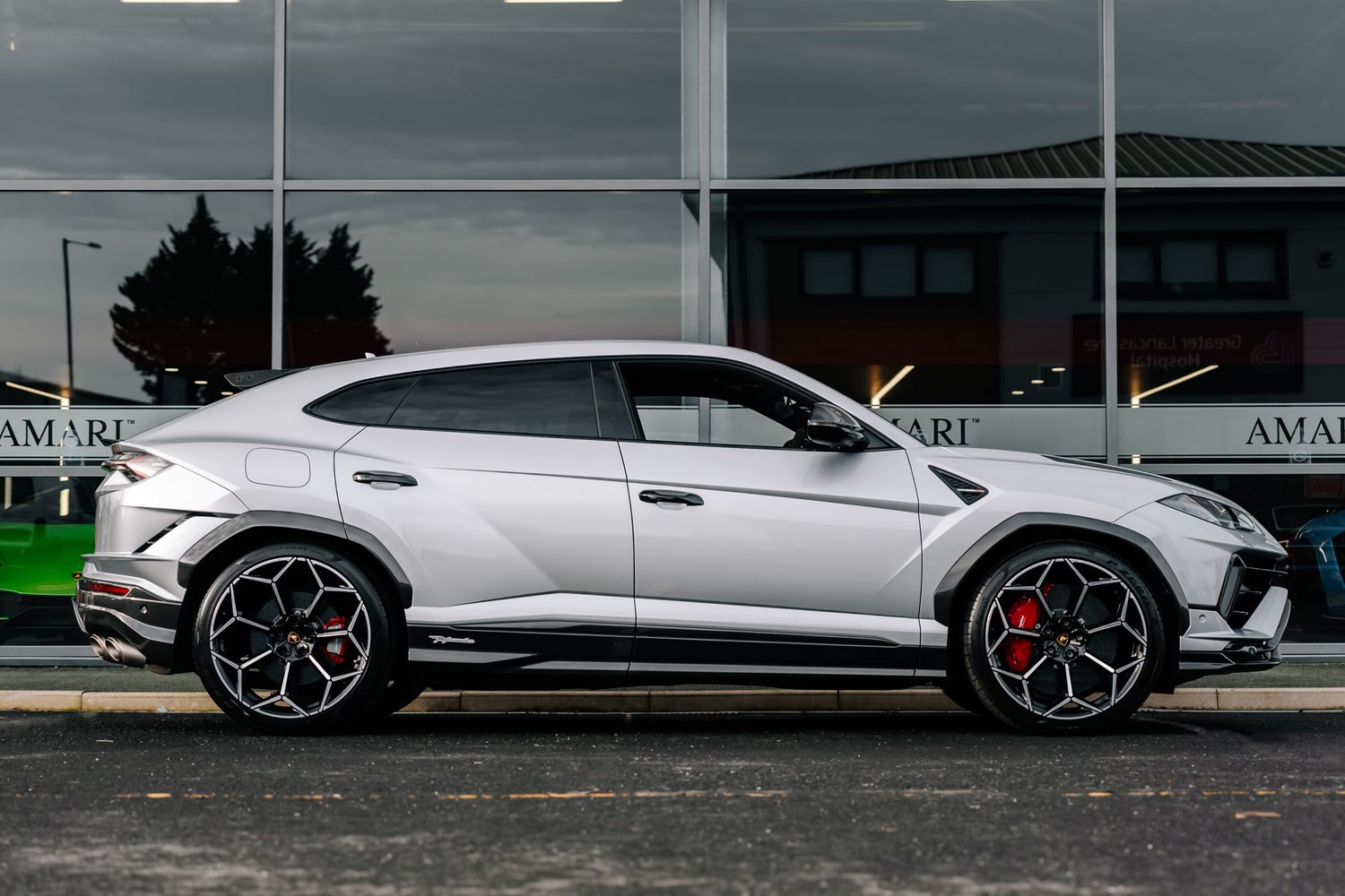 Lamborghini Urus Performante V8