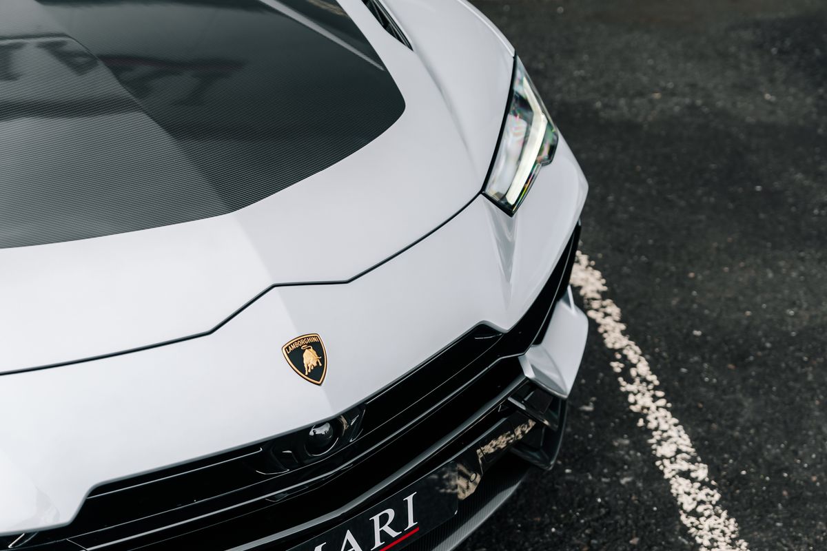Lamborghini Urus Performante V8