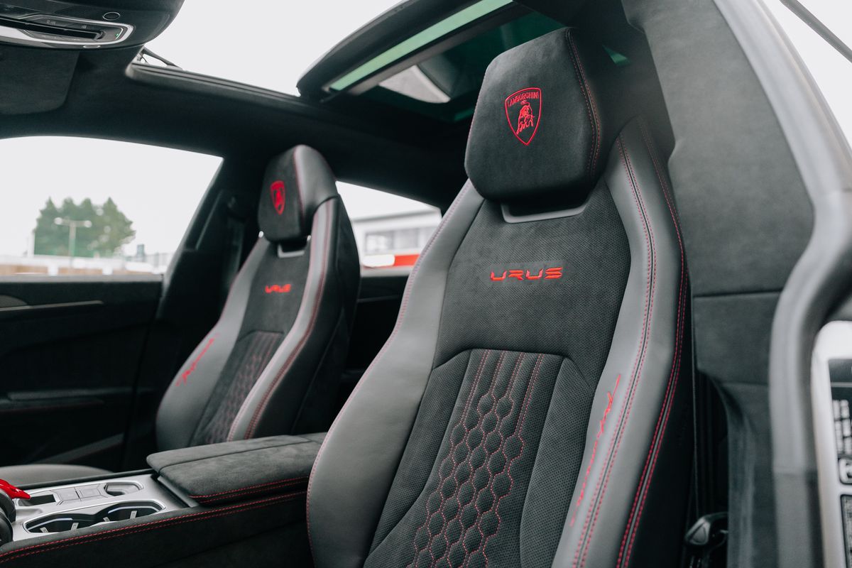Lamborghini Urus Performante V8
