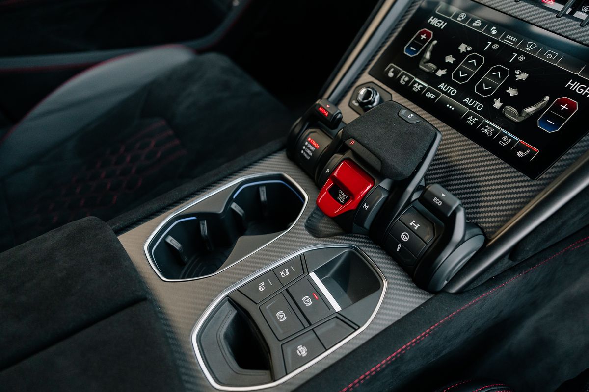 Lamborghini Urus Performante V8