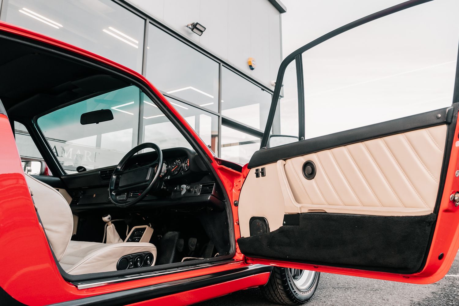 Porsche 911 Turbo 930 - 4 Speed Manual Gearbox