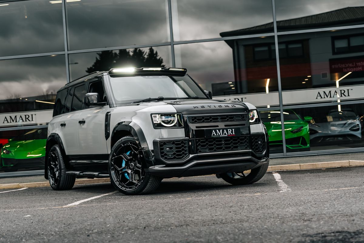 Land Rover Defender 110 D300 X-Dynamic HSE D MHEV - Motion R Design