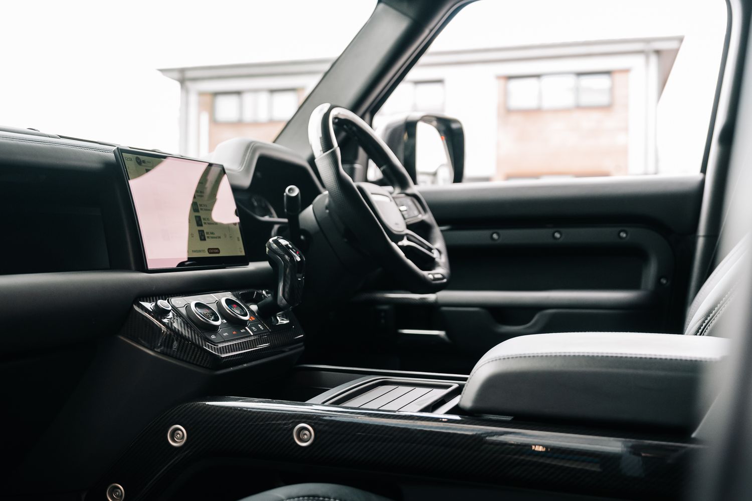 Land Rover Defender 110 D300 X-Dynamic HSE D MHEV - Motion R Design