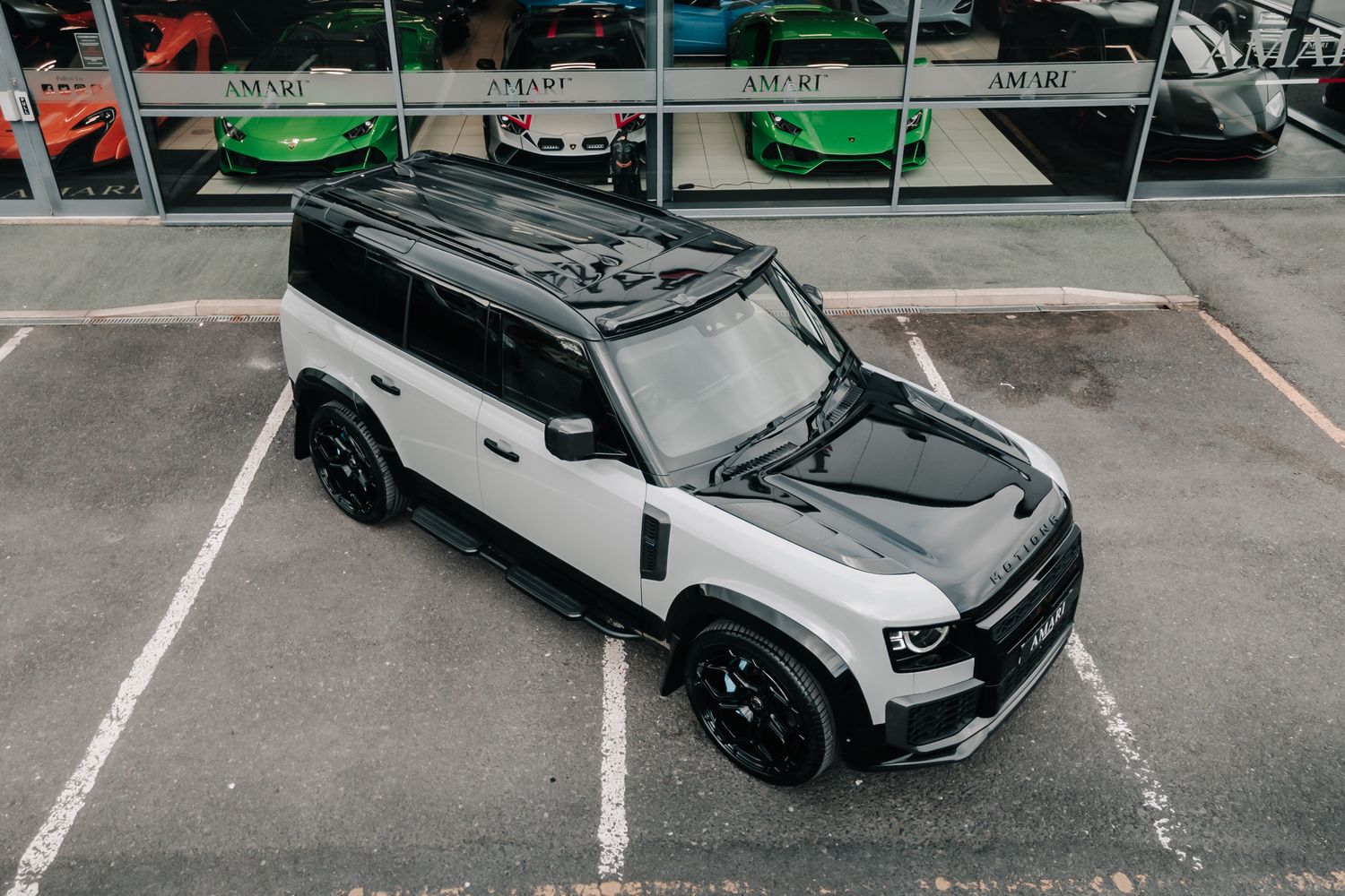 Land Rover Defender 110 D300 X-Dynamic HSE D MHEV - Motion R Design