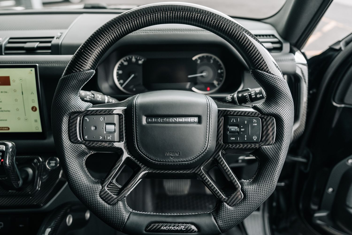 Land Rover Defender 110 D300 X-Dynamic HSE D MHEV - Motion R Design