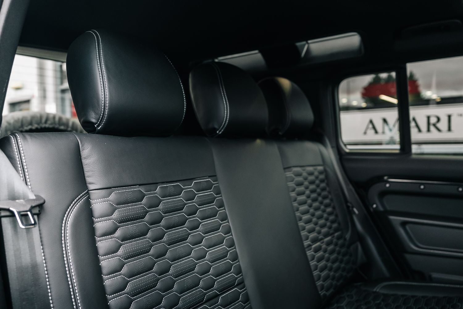Land Rover Defender 110 D300 X-Dynamic HSE D MHEV - Motion R Design
