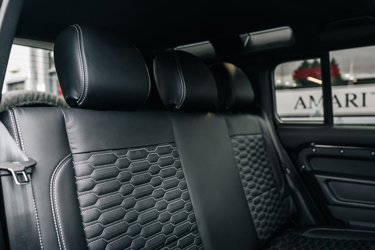 Land Rover Defender 110 D300 X-Dynamic HSE D MHEV - Motion R Design