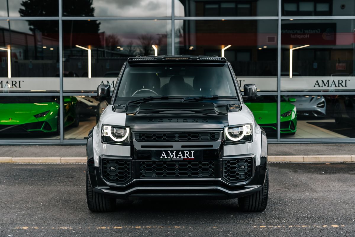 Land Rover Defender 110 D300 X-Dynamic HSE D MHEV - Motion R Design