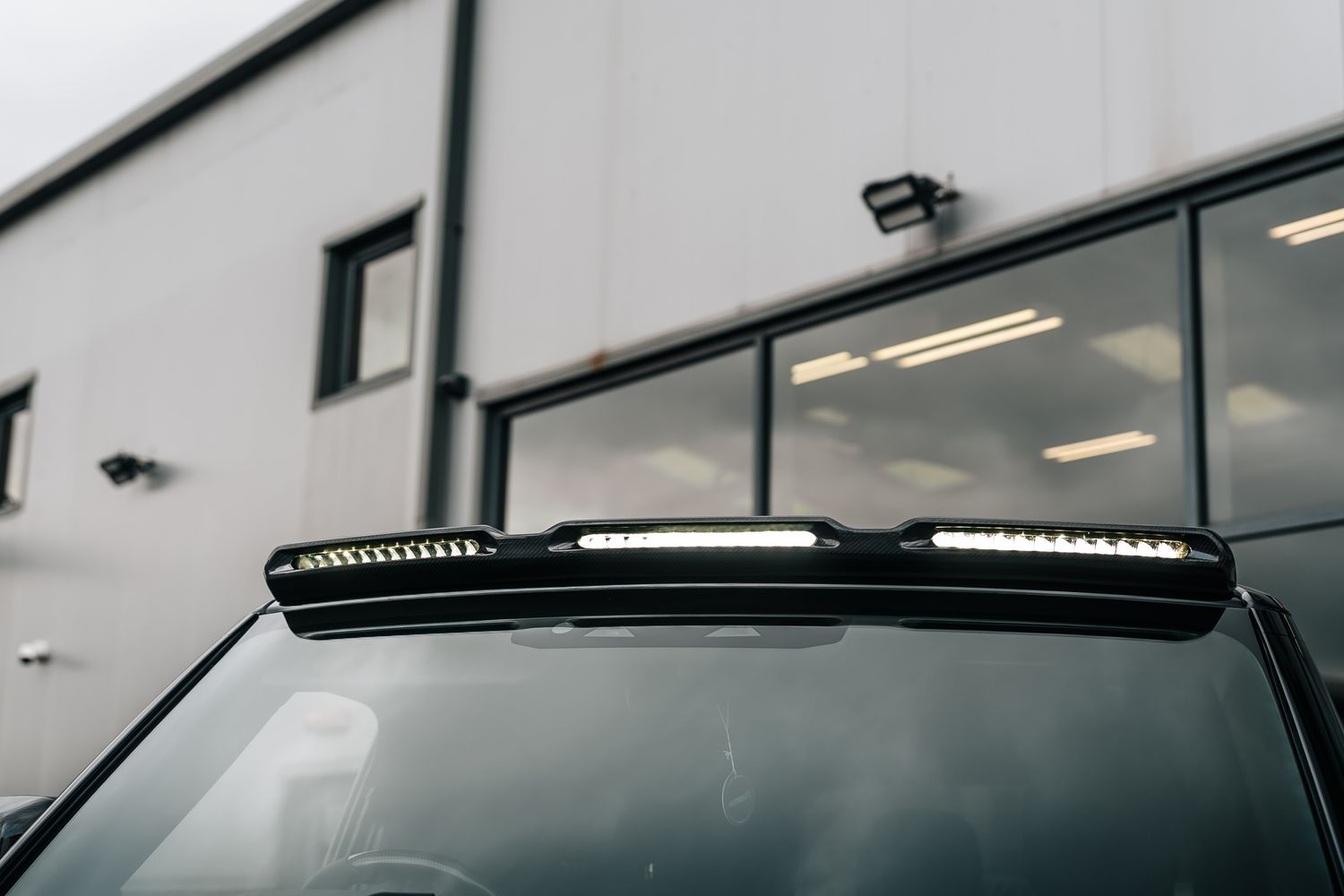 Land Rover Defender 110 D300 X-Dynamic HSE D MHEV - Motion R Design
