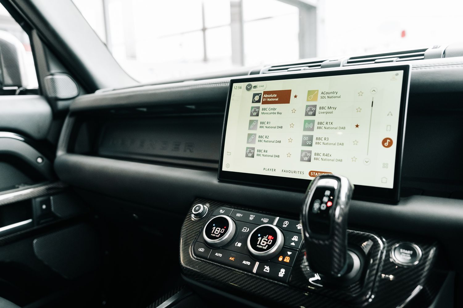 Land Rover Defender 110 D300 X-Dynamic HSE D MHEV - Motion R Design